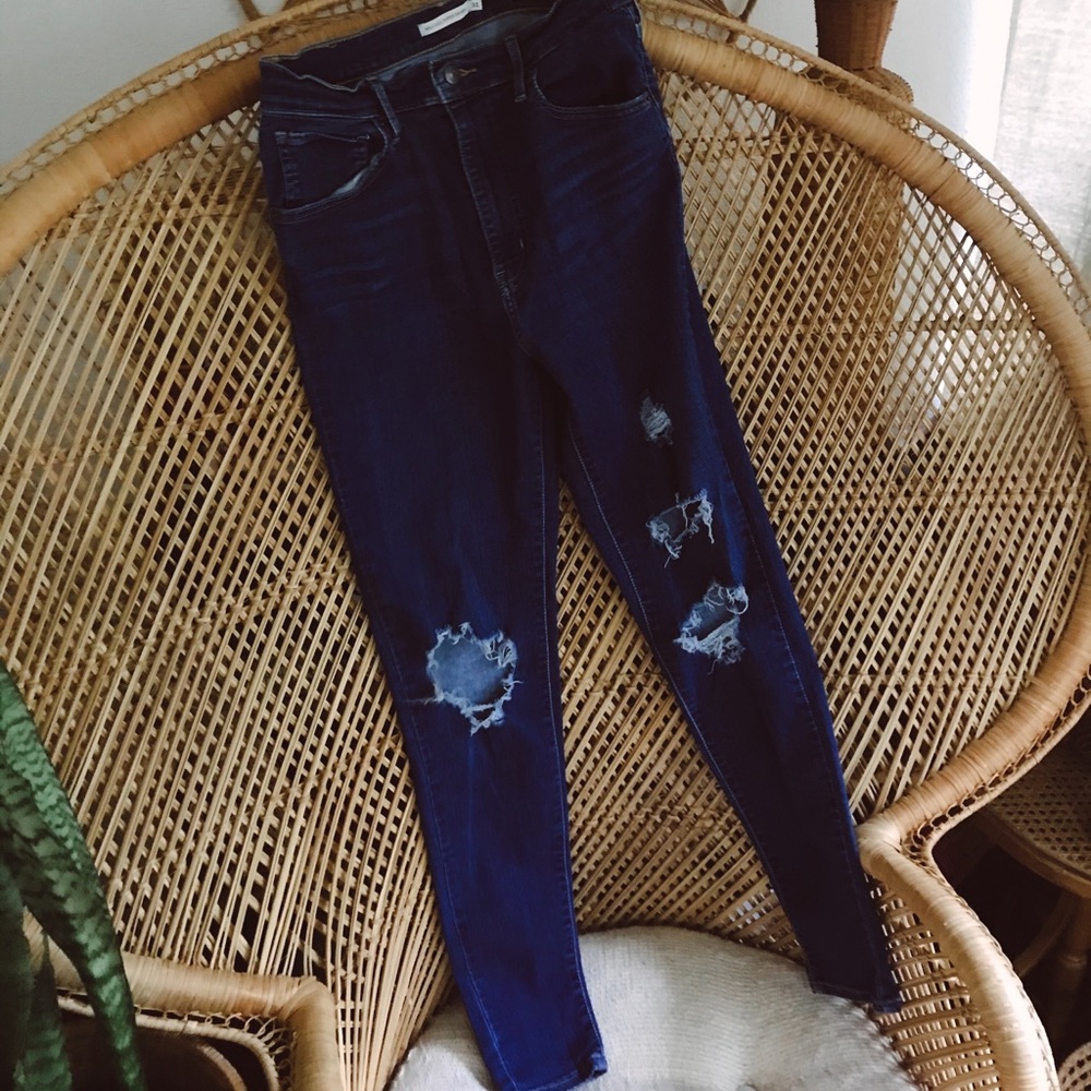 Levi’s distressed stretch